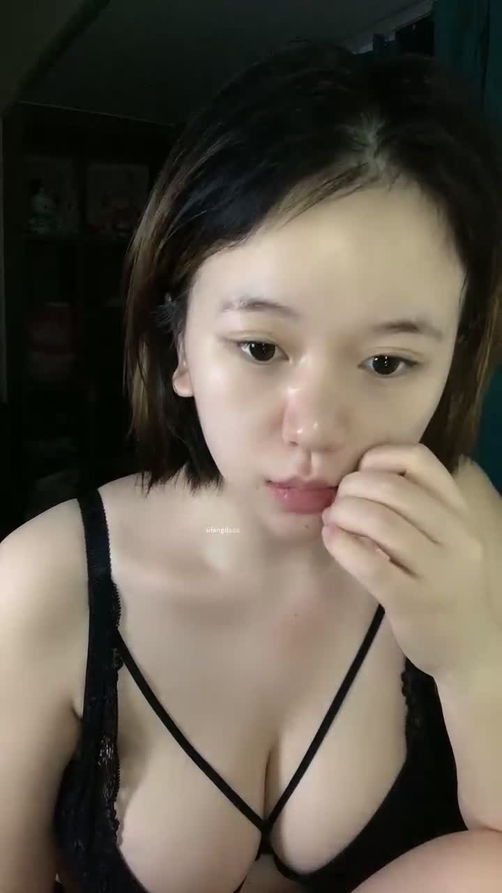 G奶御姐直播合集 跳起来的时候奶子抖得跟脱缰的弹簧似的，画面太猛了，真的让人顶不住！ #大奶 #御姐