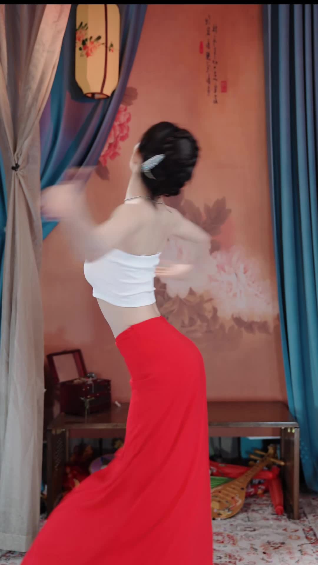 #花千小骨 #抖音 #舞蹈 #中国舞 @ikan_live 2025-04-02