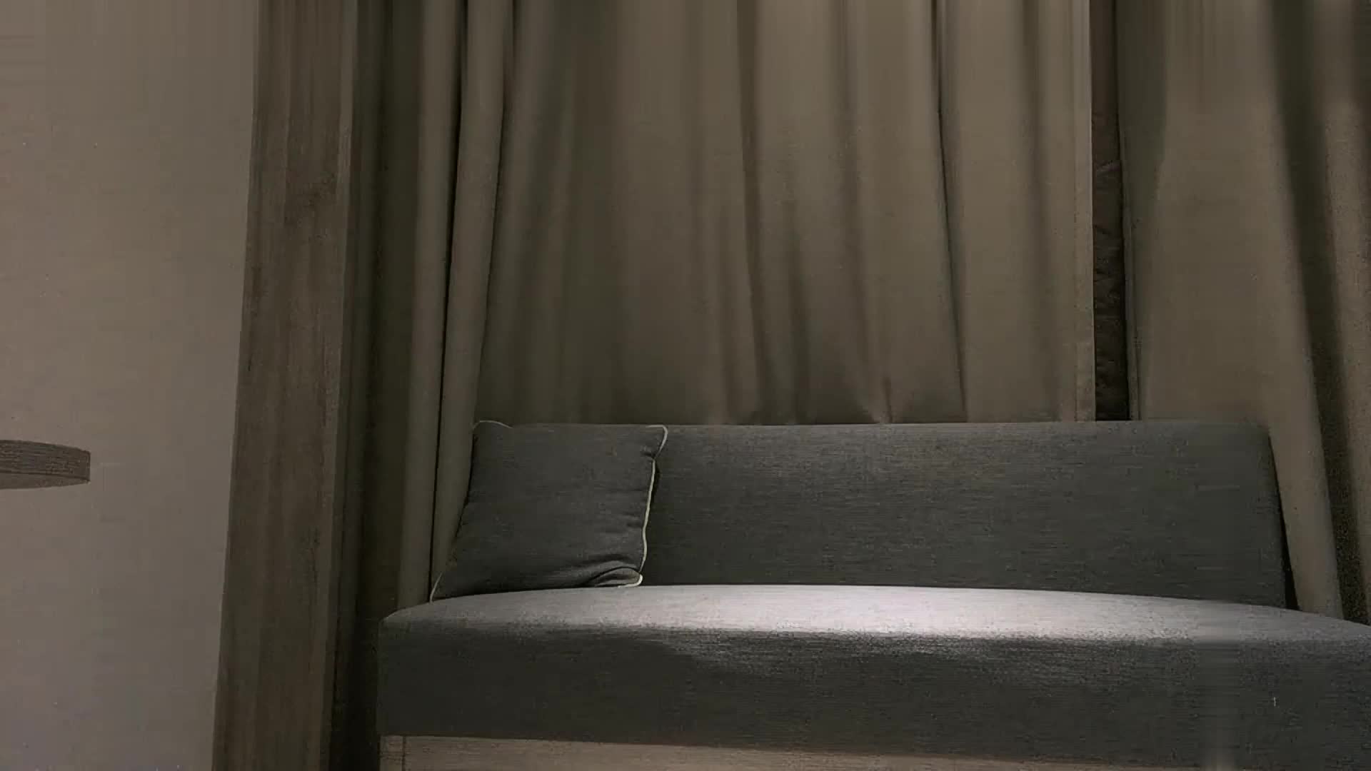 2020 8 14【小宝寻花】本月目前态度最佳体位最多撸感最足妹子，漂亮美乳筋开腰软站立腿开一字马，解锁各种高难度动作