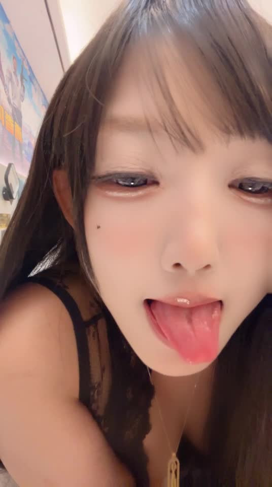 @AIU红绿灯口水臀榨
