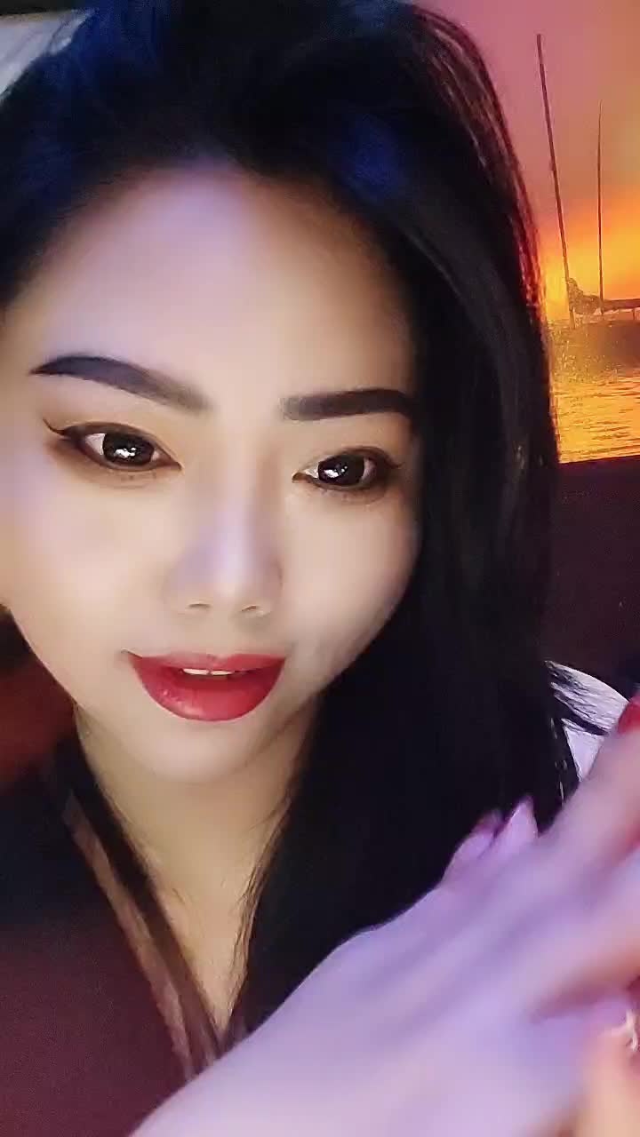 雨夜里的孤影87846471_20250406-041756-950