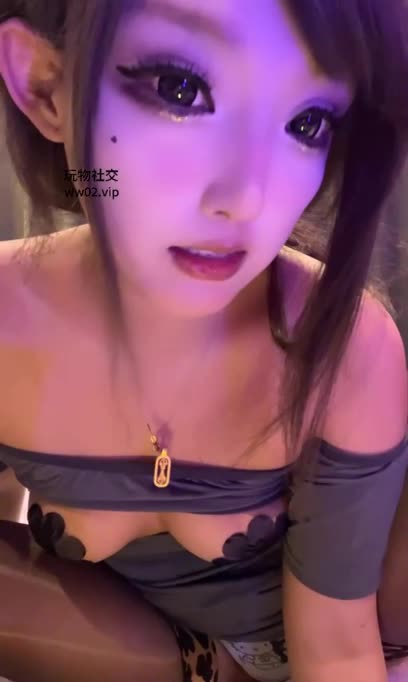 @AIU红绿灯n次连榨口水香水臀榨足交