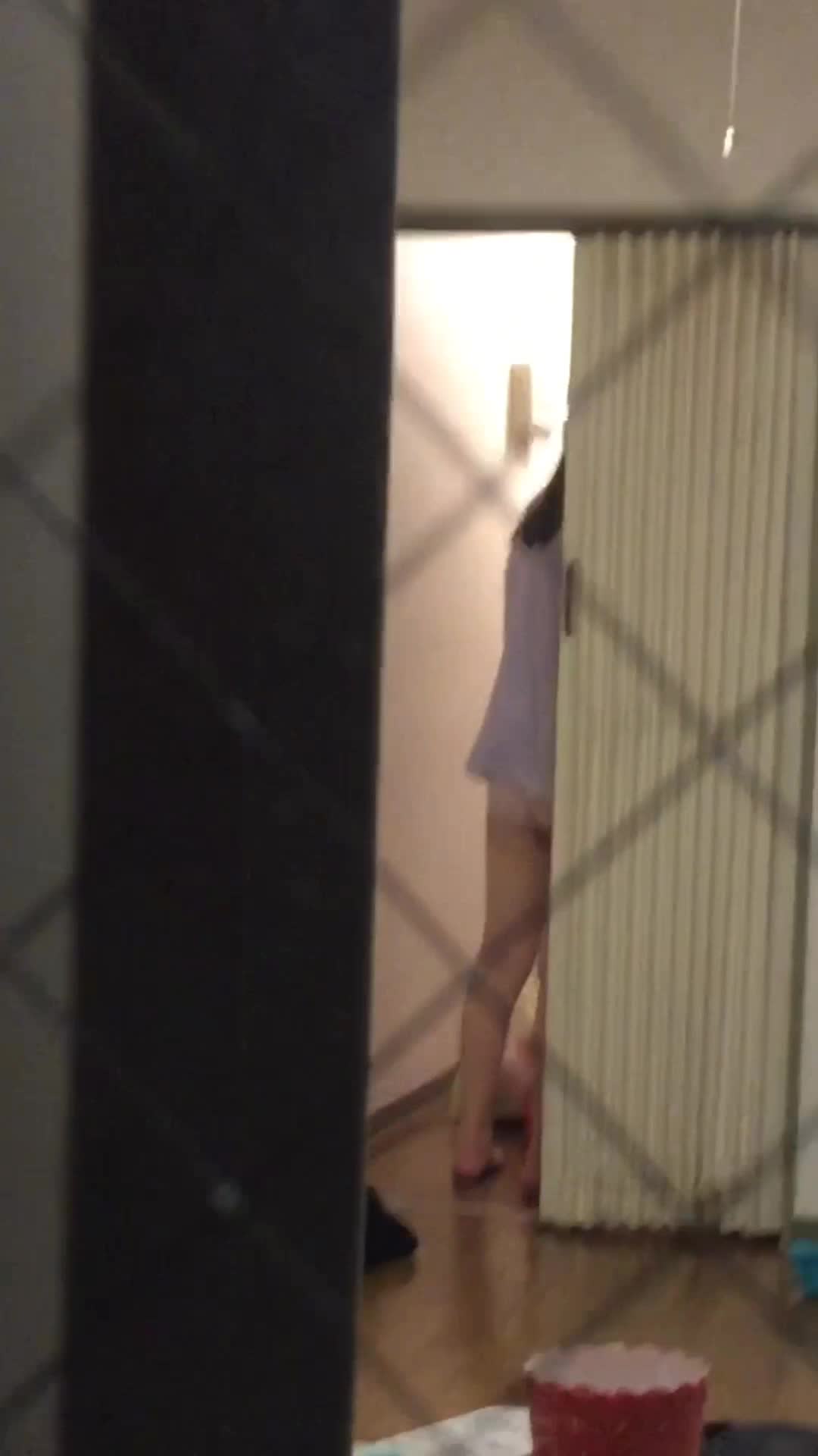日本窗口偷拍隔壁美少妇点赞更多精彩内容