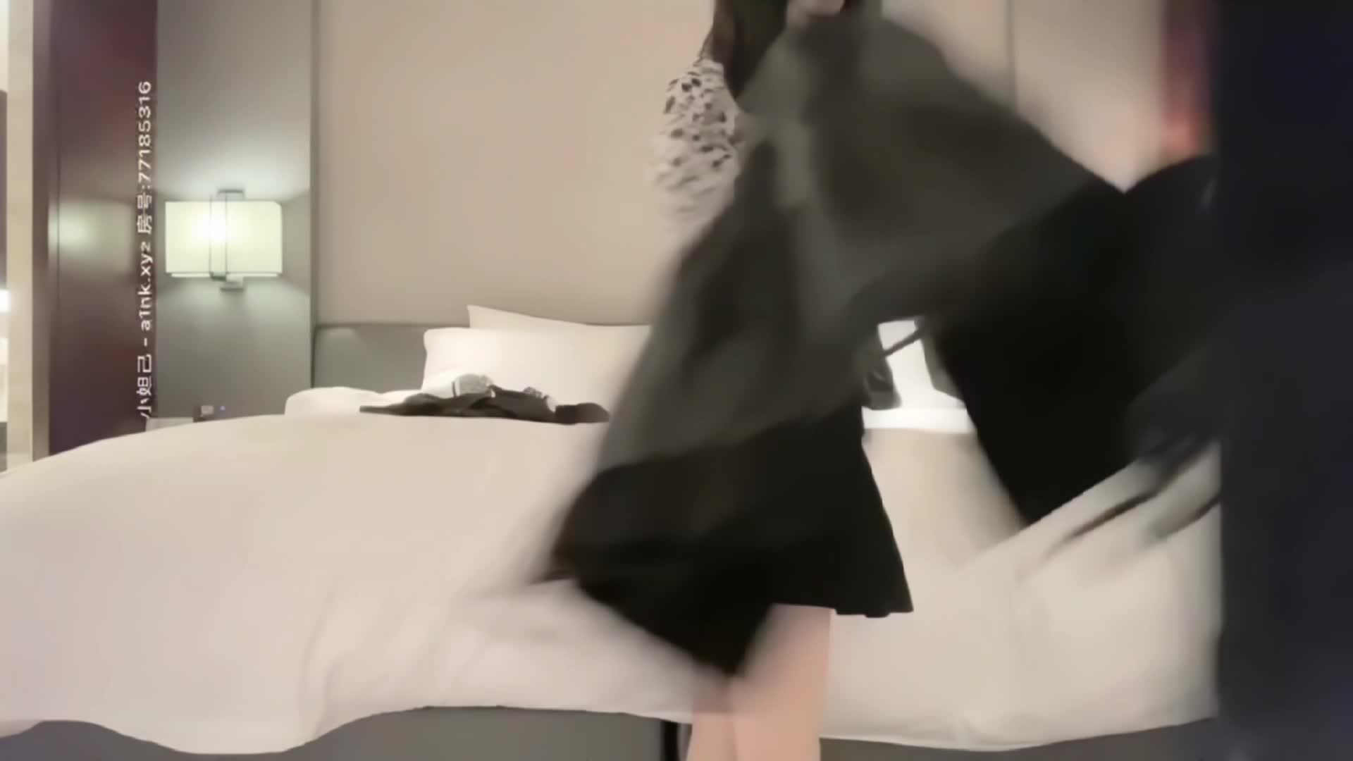 #探花 小宝寻花之（温柔妹妹第1部）谁心中的白月光，中途被小宝索要内裤50分钟点赞更多精彩内容