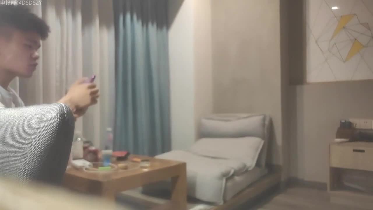 【袋鼠大叔-资源分享】熟女大姐 噢轻点顶到底了 哎呦我的妈呀干死了 身材丰满大奶子被小哥各种大力爆插 受不了不停求快射 操的路都走不动 #熟女 #淫语 #探花 #偷拍点击观看其他完整资源‘
