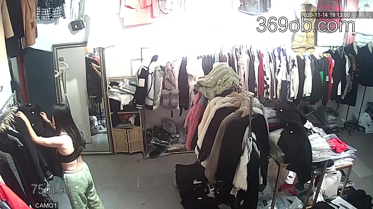 稀缺黑客破解摄像头美女如云服装店多角度偷拍美女试衣#试衣间 #换衣服