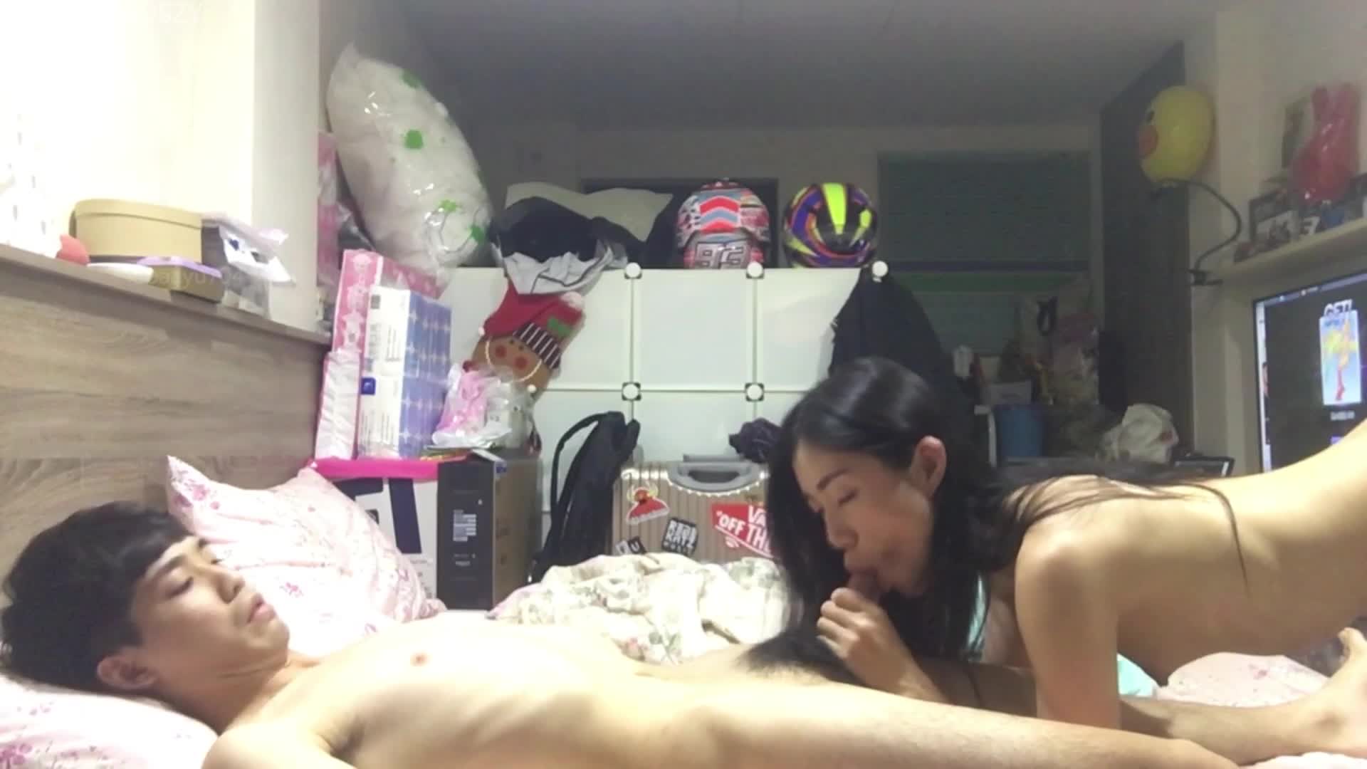【袋鼠大叔-资源分享】重机圈的女神和男友之间的色色的私密又被流出了 #机车圈 #露脸 #反差 #泄密点击观看其他完整资源‘