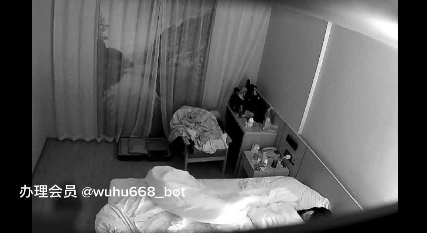 国产偷拍 极品反差婊名宿酒店摄像头富二代带着极品小女友酒店肆意玩弄，两人缠绵的干完一炮，女人换上jk性感小短裙秒变萝莉，诱惑的男友想干第二炮，奈何没干成，穿上牛仔裤身材展现的一览无遗，就是极品战斗机，直接被男友神喉，这次直接把女友调教成了骚母狗。又是一个极品中的战斗机，现场极为淫荡。值得观看，高颜值，可撸 #酒店偷拍