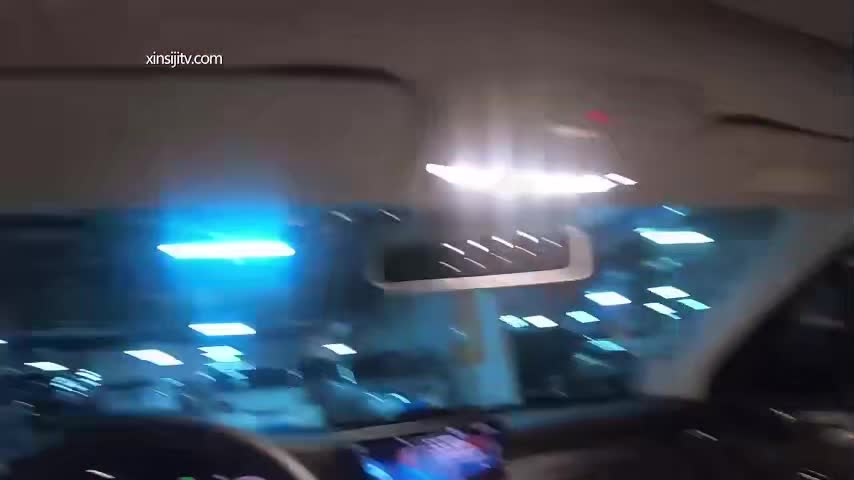 奔驰薄荷君开豪车接年轻漂亮东北舞蹈女孩酒店嗨皮全程实录黑丝颈环双机位各种肉战对白精彩［特色标签］: #调教 #淫语 #黑丝