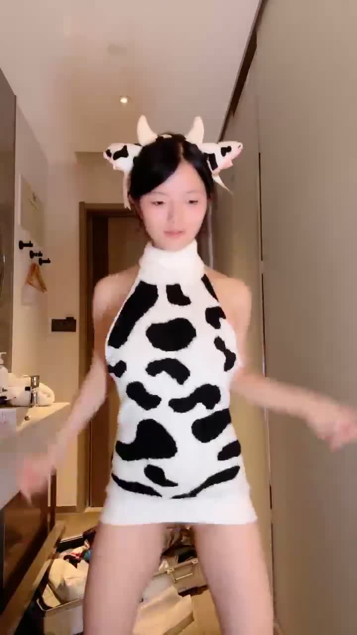 #罗亦可 #萝莉 #裸舞 #露出 #自慰 #反差 可爱的骚萝莉谁不爱？全集视频搞来了都在我的俱乐部里面！欢迎大家加入！想看什么进俱乐部后告诉客服只要有肯定包你满意！！！大神群进群进群点我活动正在进行中大家踊跃参与哦！搜索来这里搜索点我！超高速梯子价格实惠！机场点我！！