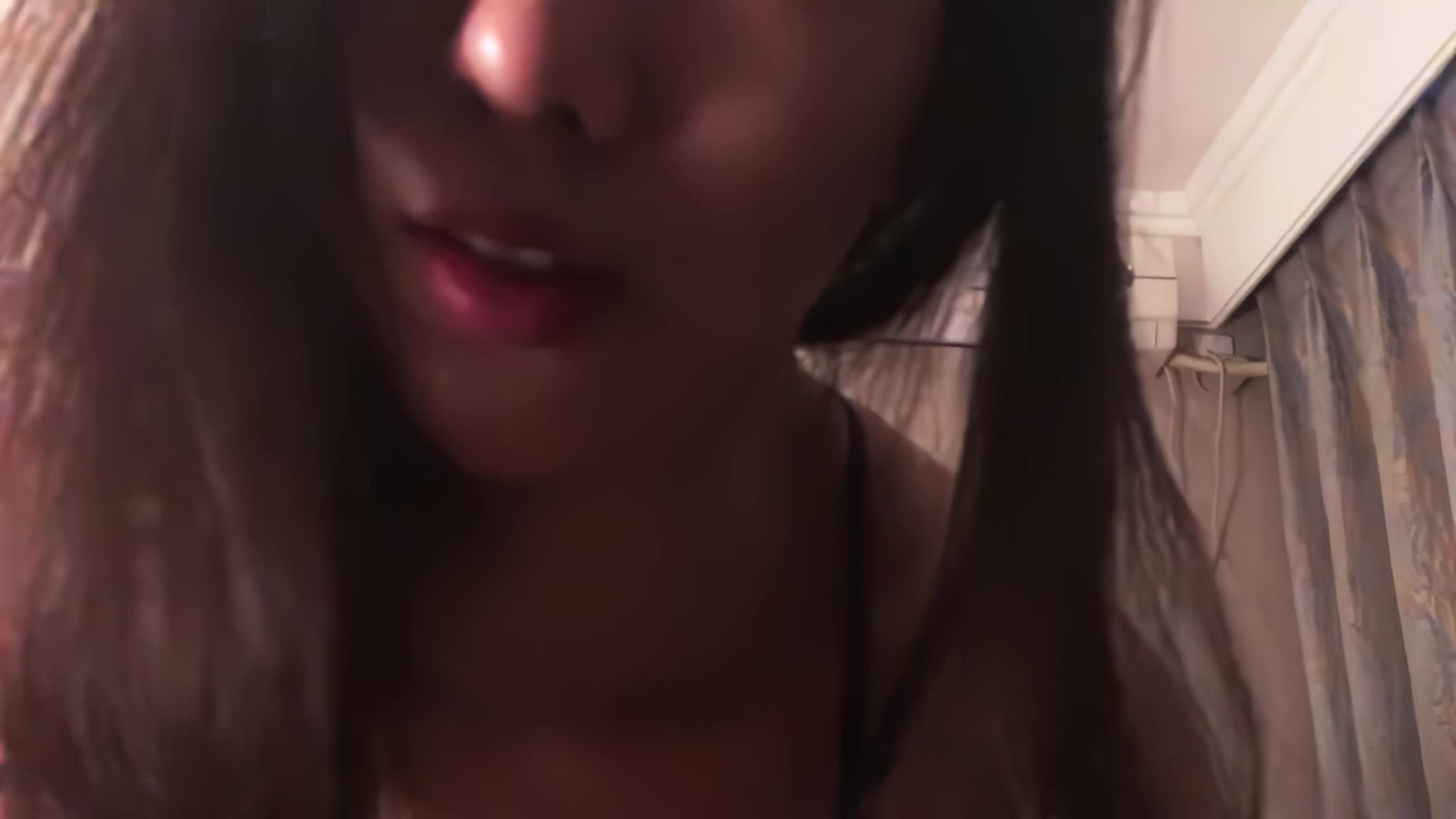 曾火爆全网，高颜值知名嫩模，遭权主潜规则，口爆技术一流，无水印原版，2K画质［特色标签］: #黑丝 #口爆 #肉丝
