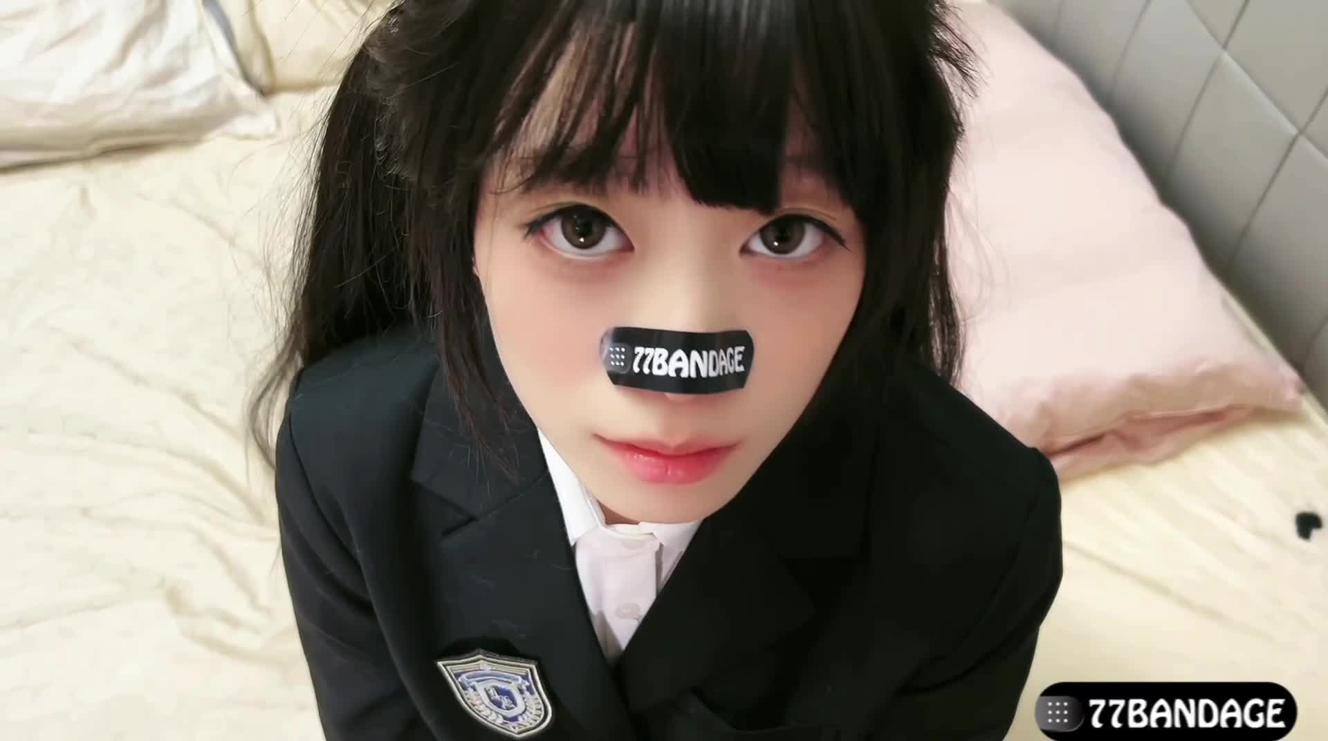 #小二先生 #创可贴贴【小二先生】双马尾极品萝莉，穿上黑丝jk，被当做母狗暴力侵入，嘴里喊着爸爸，掐脖耳光齐上阵，插的翻白眼，小骚逼已经是鸡巴的形状了