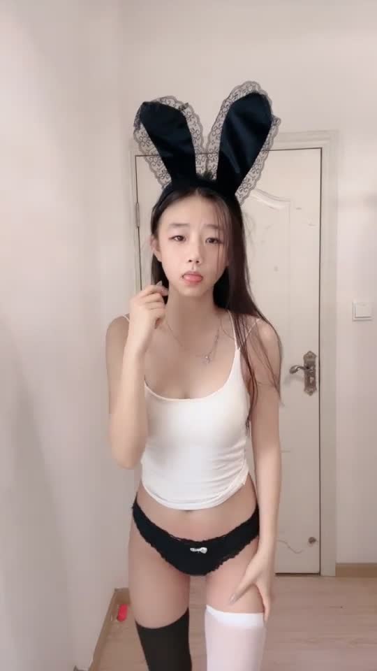 #小云慢吞吞 #萝莉 #反差 #自慰 #精选黄播