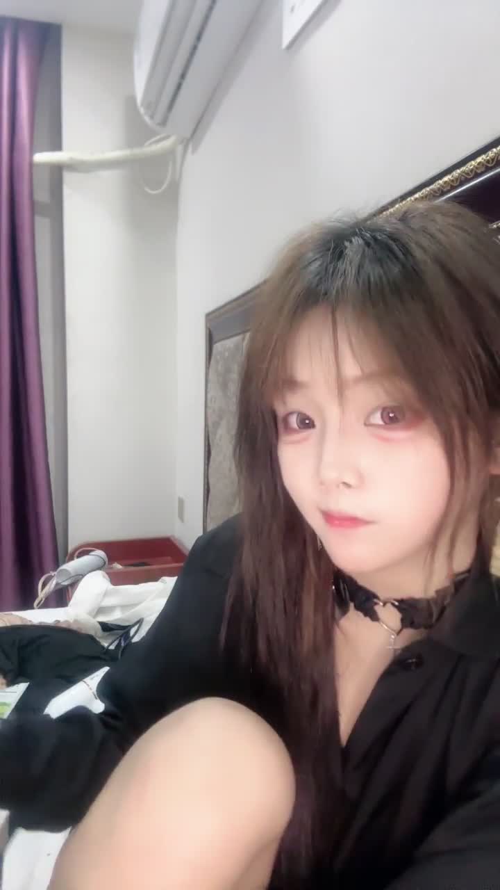 #取悦 #萝莉 #自慰 #精选黄播 #反差 可可爱爱的小萝莉你们的最爱！进群看全集进群点我