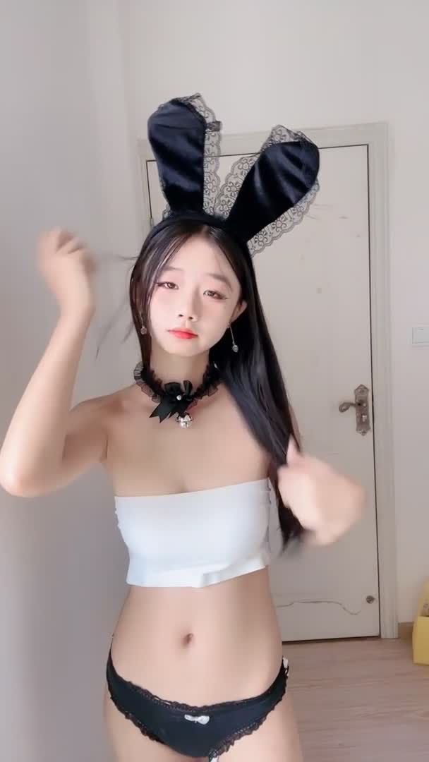 #小云慢吞吞 #萝莉 #反差 #自慰 #精选黄播 很不错的萝莉哦！好看还骚！进群看全集进群点我超高速梯子价格实惠！机场点我！！活动正在进行中详细见置顶哦！！