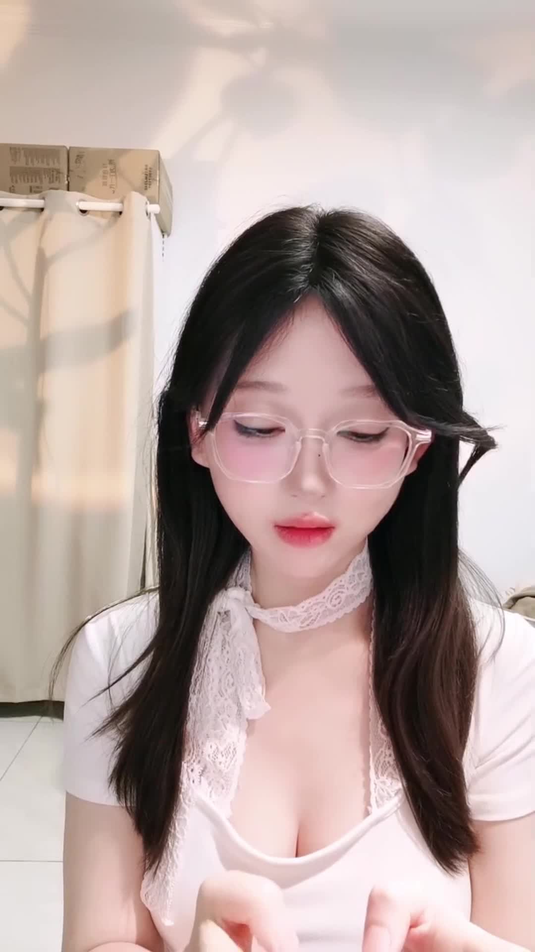 #直播在论坛偶然间看到的一位主播，精华都剪出来了，欢迎补充关键词