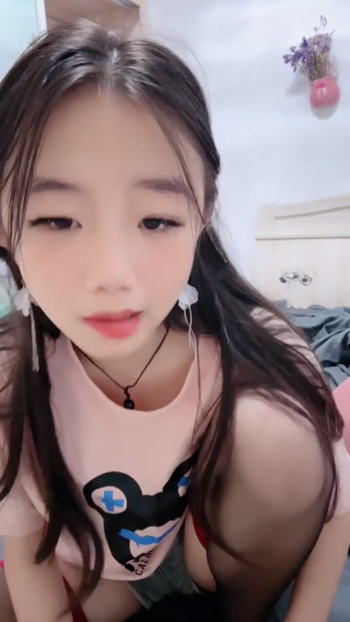 #小云慢吞吞 #萝莉 #反差 #自慰 #精选黄播 很不错的萝莉哦！好看还骚！进群看全集进群点我超高速梯子价格实惠！机场点我！！活动正在进行中详细见置顶哦！！