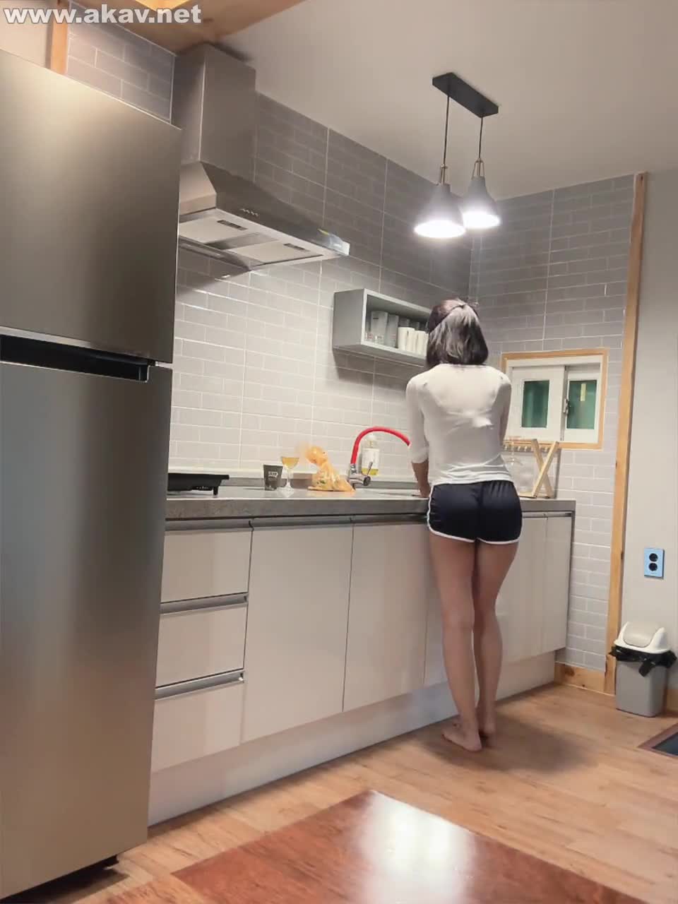 巨乳翘臀女神【BJ徐婠】最新付费，高颜值脸逼同框，纯纯金主的母狗［作者名称］: #BJ徐婠［特色标签］: #巨乳 #黑丝 #极品身材