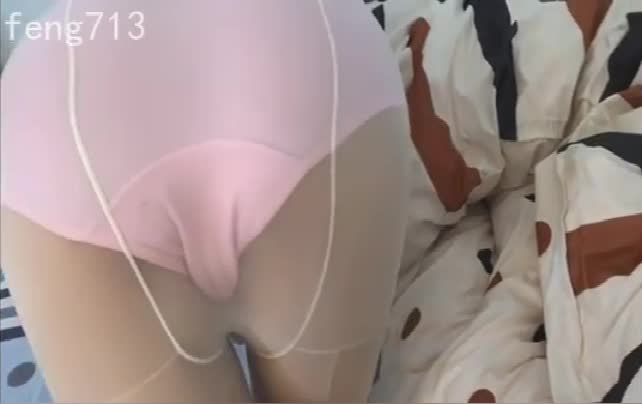 趁女邻居老公出差 和她偷情疯狂做爱