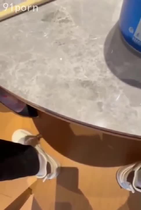 朋友妻不客气 一起3P轮操调教兄弟的极品丝袜大长腿淫妻