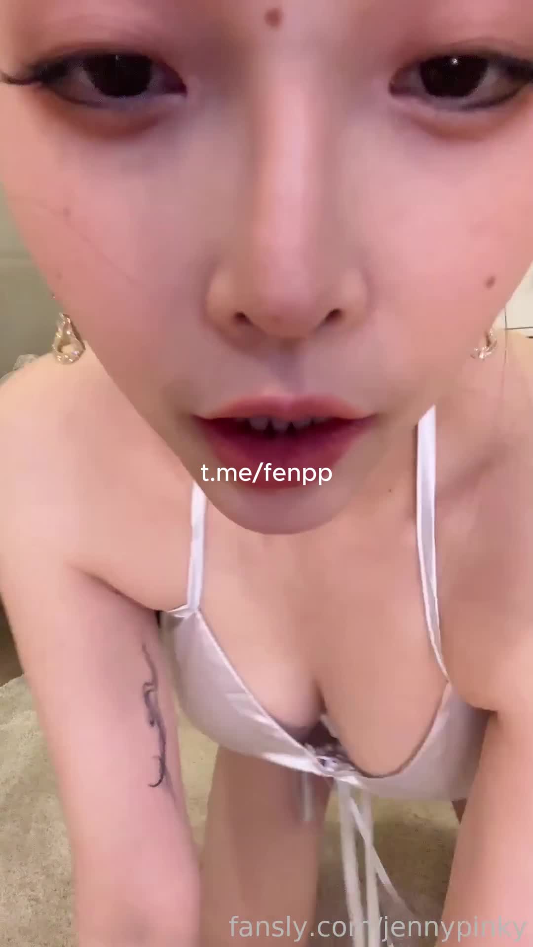 #jennypinky | #自慰 | #白虎在我的生日聚会后自慰~宝贝你想参加我的聚会吗？2024.03