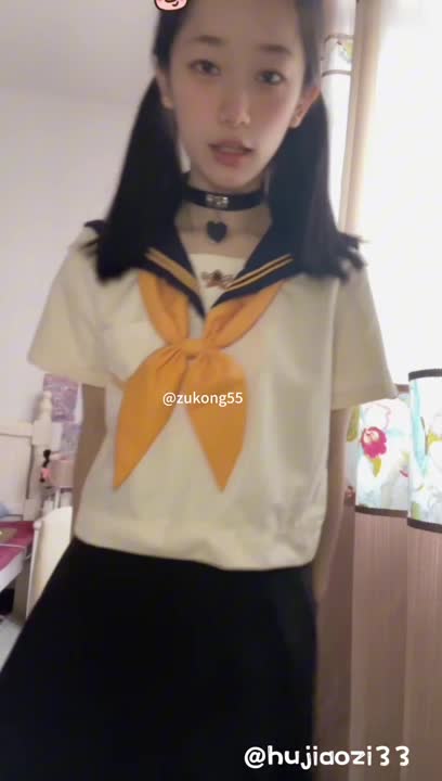 #胡椒籽 学生装JK嫩妹放学后，自我调教，尽显淫荡本性