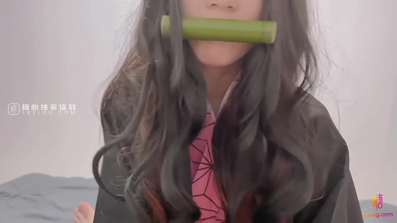 #锅锅酱 cos弥豆子，嫩穴紧致，令人沉醉的禁忌快感