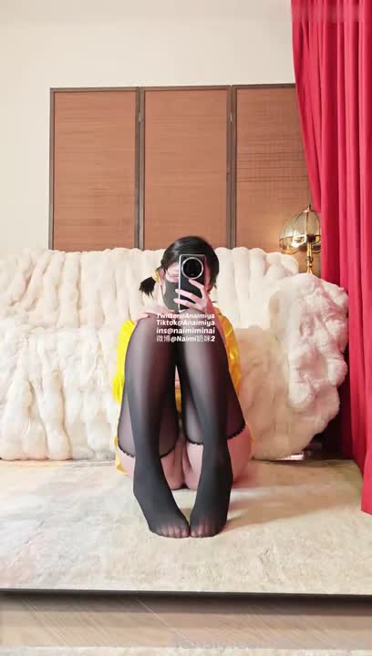 #奶咪 反差眼镜娘，跳蛋双通自慰，淫水流淌间快感爆棚