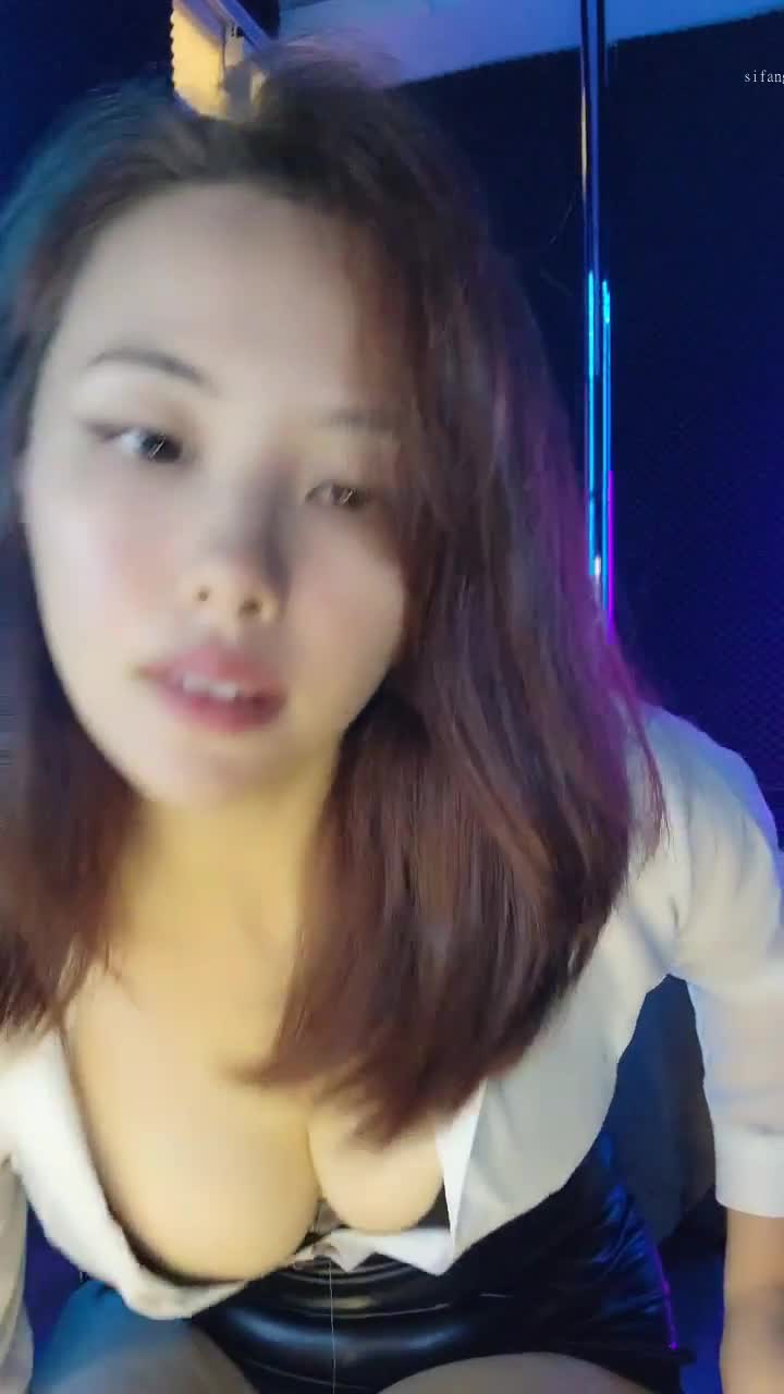 #小飘飘 #钢管舞 #裸舞 #反差 #御姐