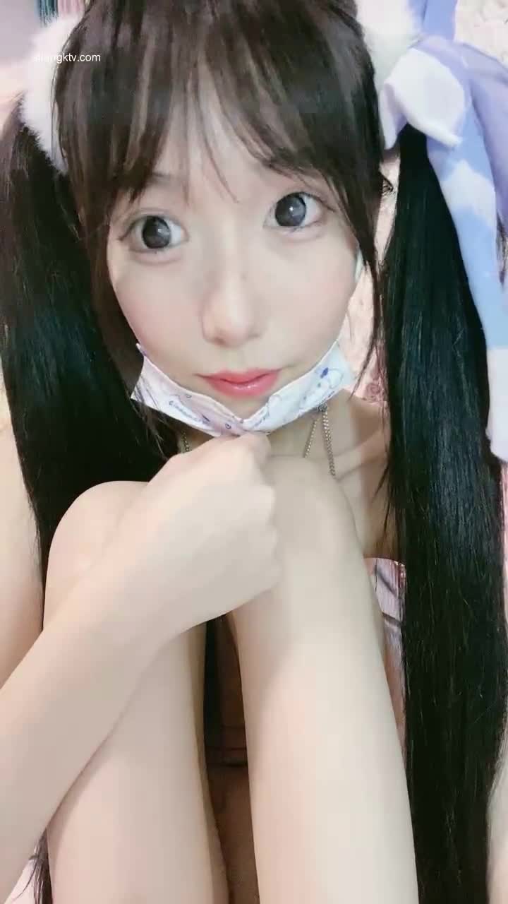 #黎酱不爱吃青菜 #萝莉 #粉嫩 #自慰 小萝莉的可爱是真是秀色可餐啊！进群看全集进群点我超高速梯子价格实惠！机场点我！！活动正在进行中详细见置顶哦！