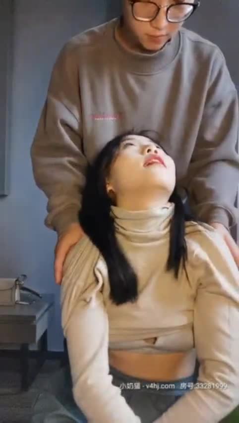 #精神小妹 #纹身 #直播这张清纯的脸我是真喜欢，但我看到她奈子上的纹身花，我的心碎了又是羡慕精神小伙的一天