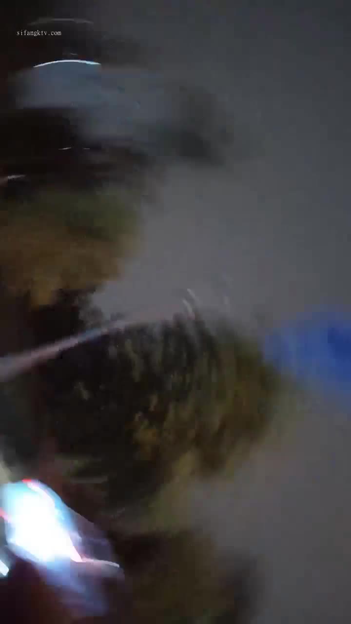【#性感荷包蛋】核弹！G奶学生~20小时~这奶子超级大~！！本期包含地铁厕所自慰，看黄片自慰~！极品