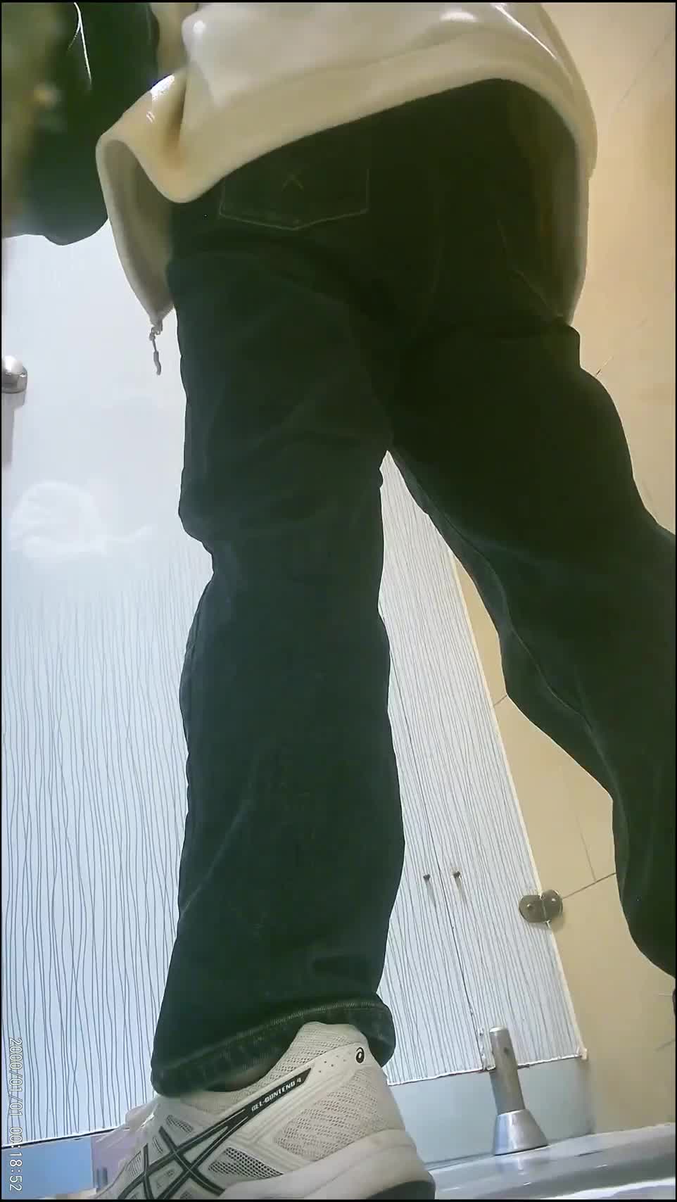 商场女厕全景偷拍 众多的小姐姐各自极品美鲍鱼