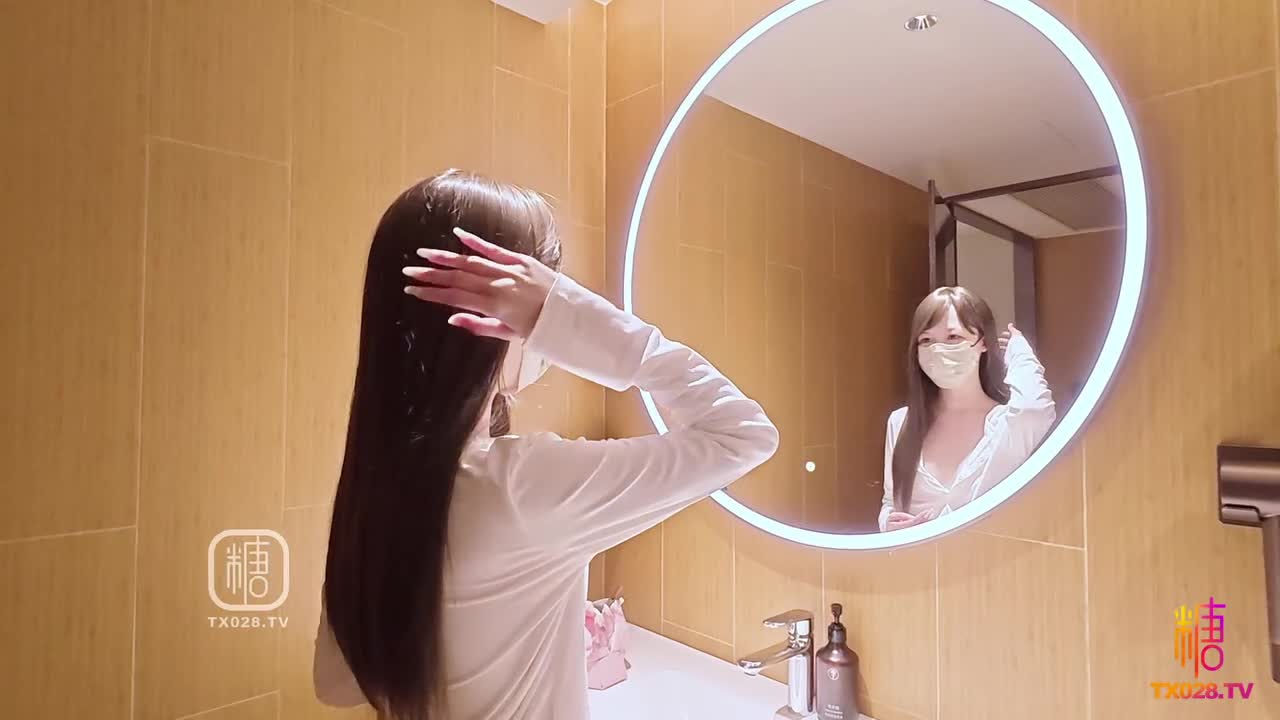 #糖心Vlog #Mini肉 #推特 #白虎 #白丝 #骑乘超嫩Mini肉欲望唤醒 新人力作Mini妹妹首部影片 这种嫩穴谁不爱