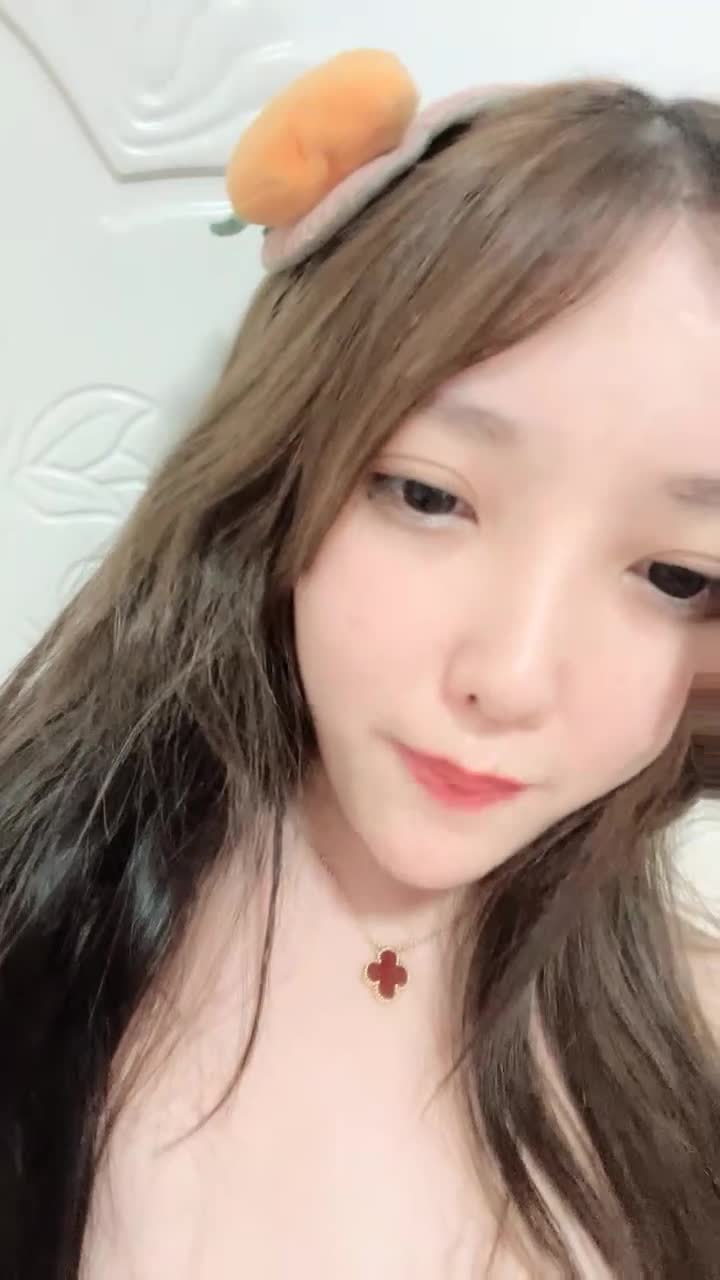 【#小奕可】【小一可】新人下海 颜值学妹 跳蛋自慰喷水~~--21岁，这么漂亮，让兄弟们尽情欣赏