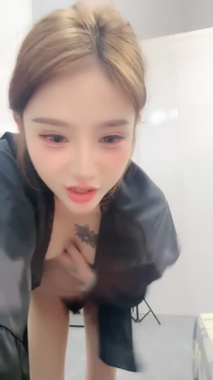 #精神小妹 #直播兄弟们，这个我是真的爱了，又是羡慕精神小伙的一天(她的直播已经放在会员频道了)