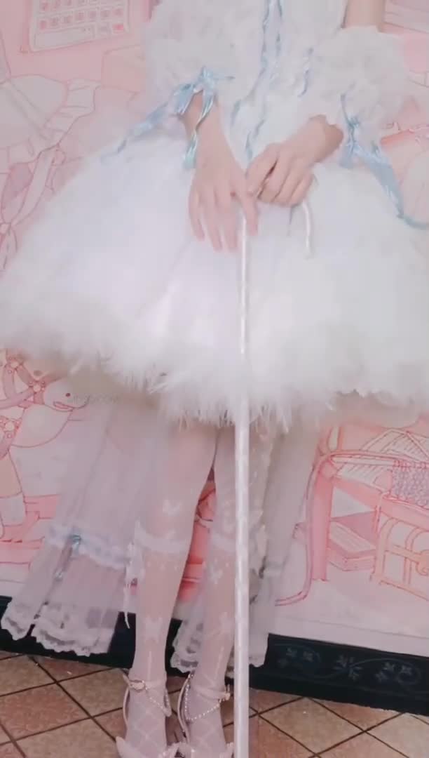 #萌面学妹  白色公主裙