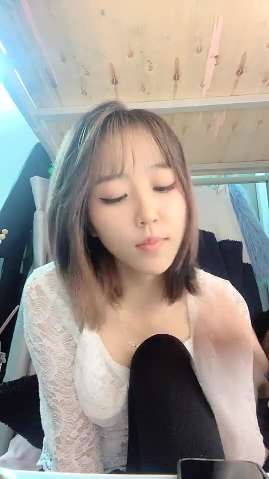 #一叶页 #甜甜也辣 #清纯 #女大 #宿舍