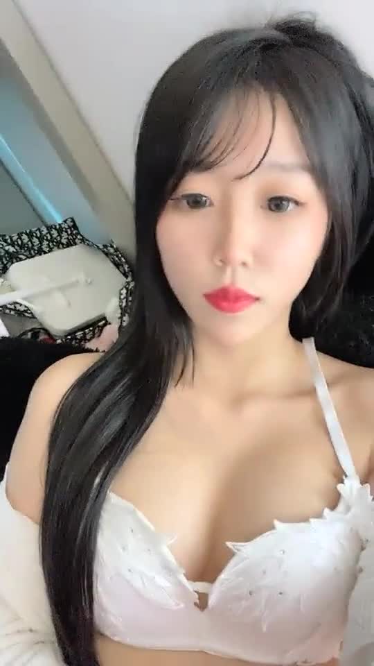 #一叶页 #甜甜也辣 #清纯 #女大 #宿舍