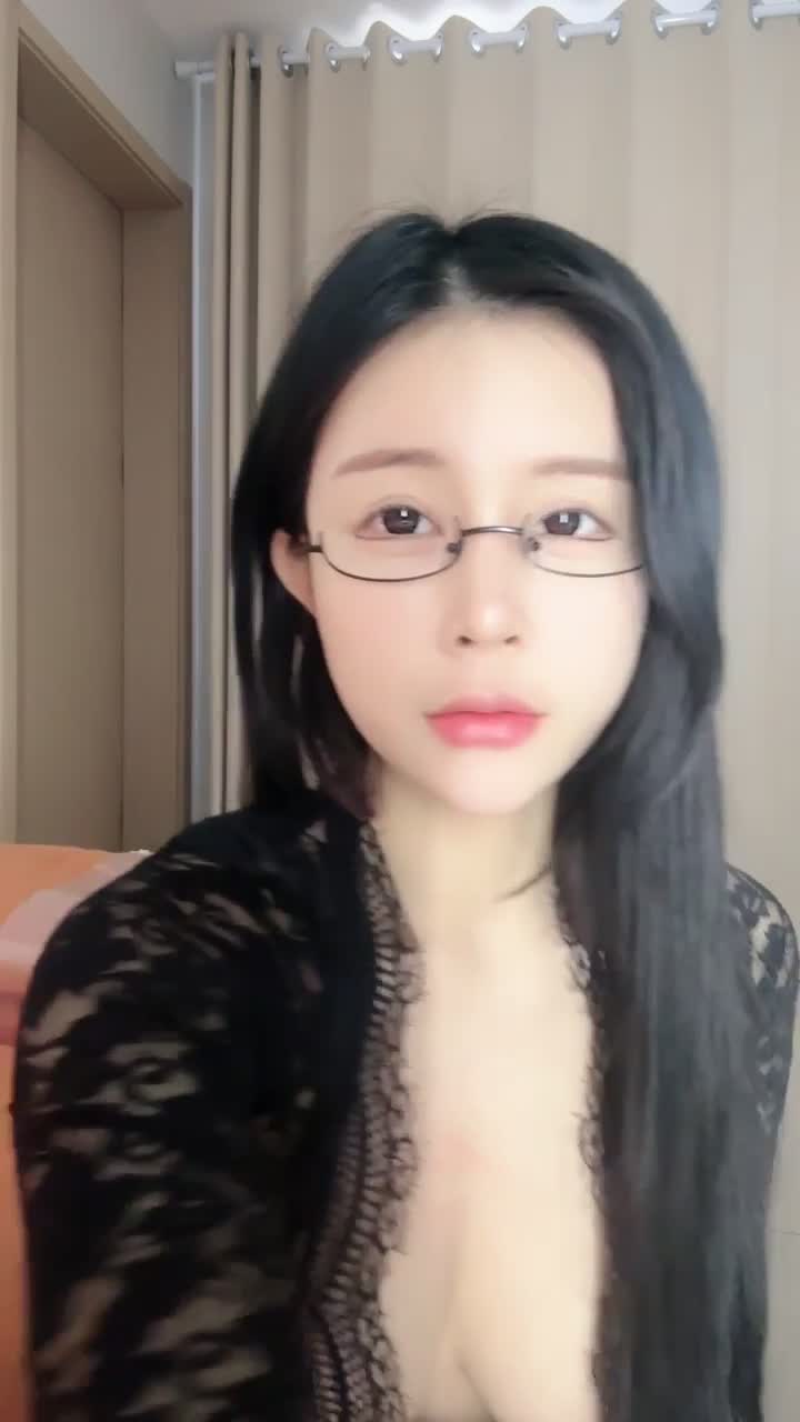 #霸气白骨精 今年最美名媛尺度突破~ 道具狂插~喷水