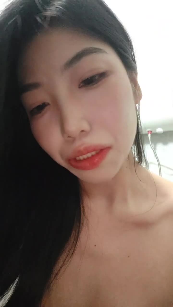 #施施 #反差 #精选黄播 #JK 新年先给大家送上一个小反差！进群看全集进群点我过年更新不易欢迎大家进群！超高速梯子价格实惠！机场点我！！活动正在进行中详细见置顶哦！