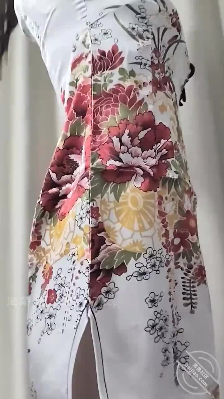 海角社区 #相依为命的母子和她的阴道相比，我觉得她嘴巴里更让我舒适，就像伤口在被治愈一样舒服，我妈她真的很会搞，一边口还一边还快速舔我的马眼，把我爽的全射在她嘴巴里面了，我也意识到只要她想让我射，我可能随时就会射，就像是射精开关完全被她掌控在手里一样。而且我感觉射在嘴里和射在屄里的感觉是完全不同的，射嘴里要更爽一点，身体会不由自主的抽搐，真的好爽！