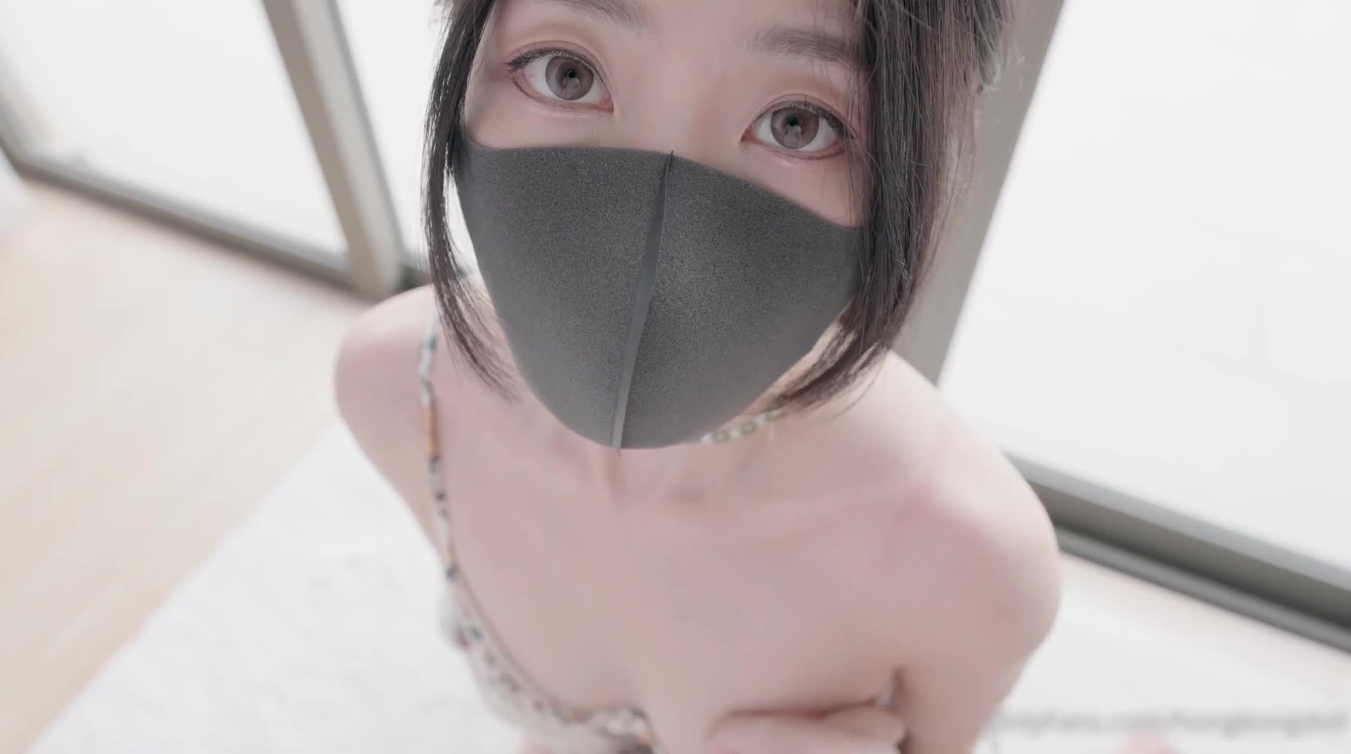 #高清 #无码 免费观看付费视频 【玩偶姐姐】粉嫩美乳 男友视角抽插无毛嫩穴