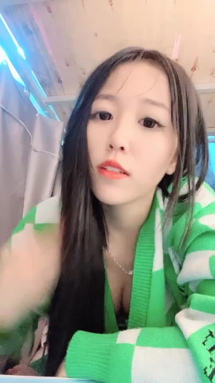 #一叶页 #甜甜也辣 #清纯 #女大 #宿舍