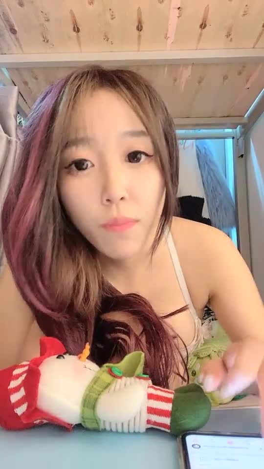 #一叶页 #甜甜也辣 #清纯 #女大 #宿舍