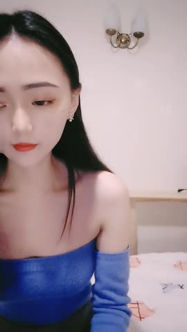 #月亮 高颜值美乳小姐姐