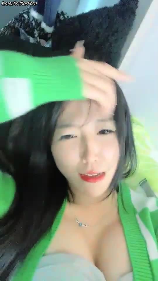 #一叶页 #甜甜也辣 #清纯 #女大 #宿舍 群友想看咱就发！就是任性！进群看全集进群点我过年更新不易欢迎大家进群！超高速梯子价格实惠！机场点我！！