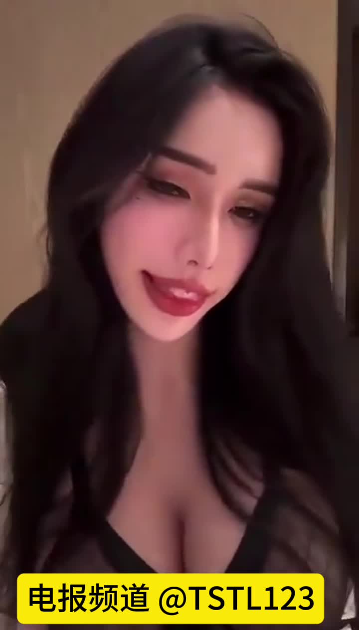 #阿黑颜 #反差母狗 #淫荡婊子巨乳肥臀淫荡反差母狗自慰，淫语骚话，阿黑颜吐舌头流口水，翻白眼，自己扇耳光虐乳！#巨乳
