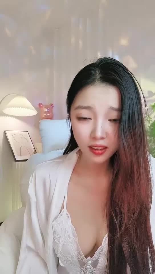 #鲨鱼小辣椒 太极品了 应求发帖! G奶女神~撩骚~道具自慰~爽!