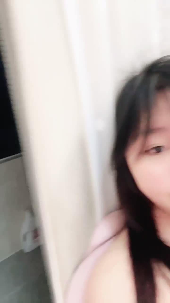 哇靠~超级大奶萝莉 #欣悦想被爱 道具自慰~童颜巨乳超顶